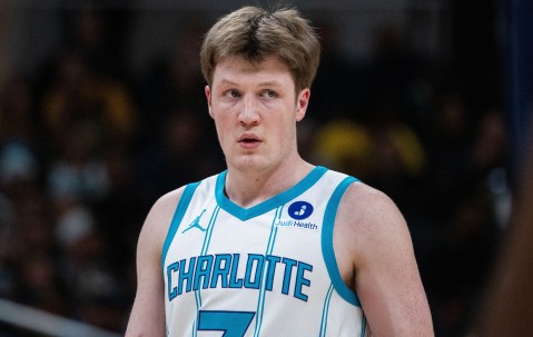 星空体育-还是看你下半场！克尼佩尔半场毫无手感 6中1&amp;三分5中0仅拿2分